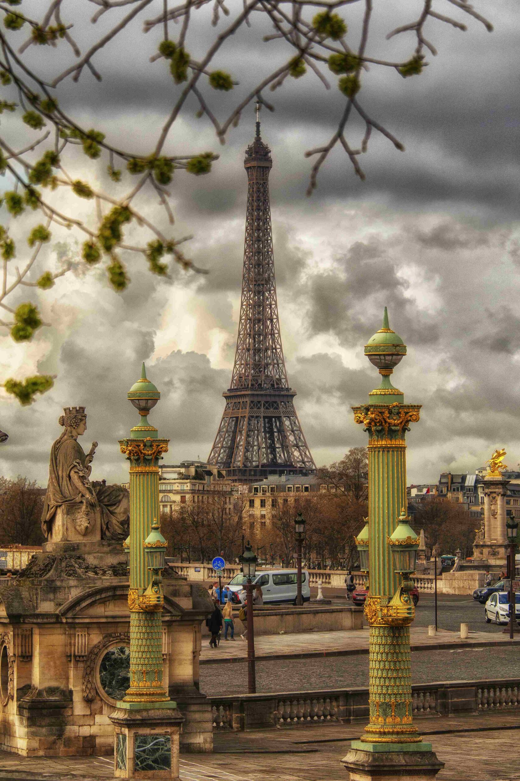 Eiffel Tower: History, Tours, and Visitor’s Guide