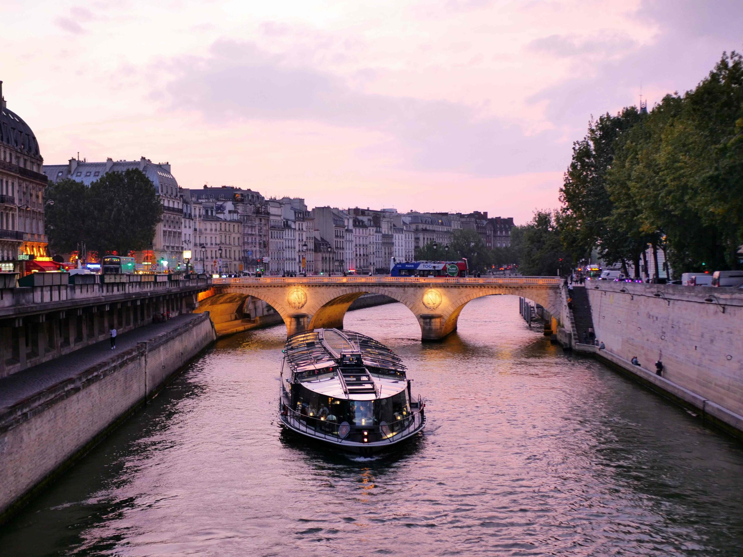  Best Romantic Places in France for a Magical Couple’s Vacation 2025: romantic places in Paris