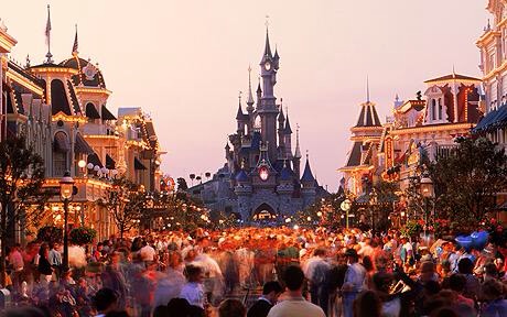 Disneyland Paris on a Budget 2025: Money-Saving Tips, Best Times to Visit, and Affordable Transportation