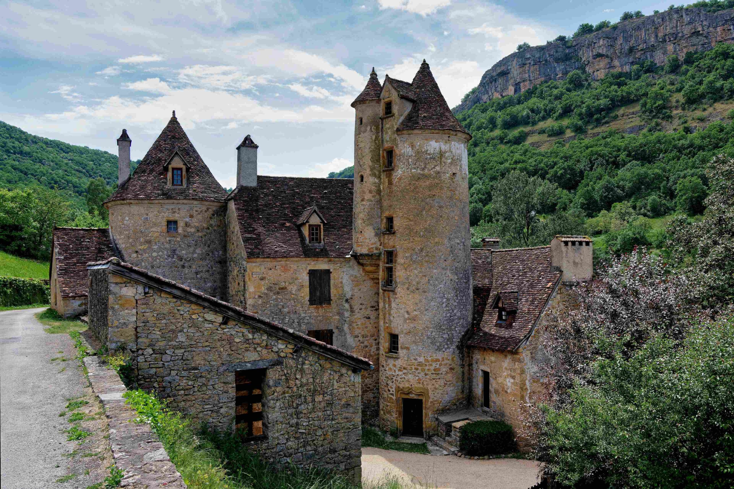 Top 10 Most Beautiful Castles in France 2025