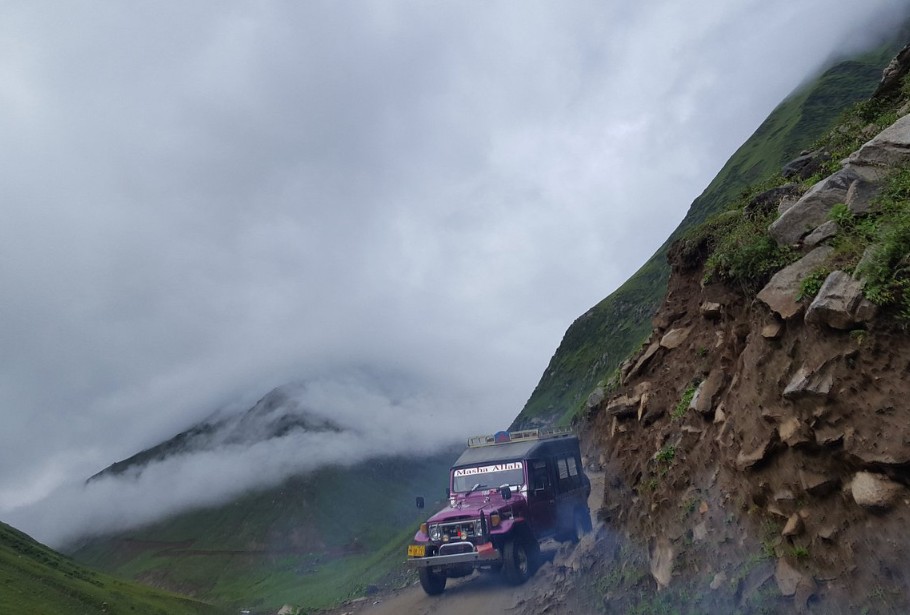 How to Reach Ratti Gali Lake 2025