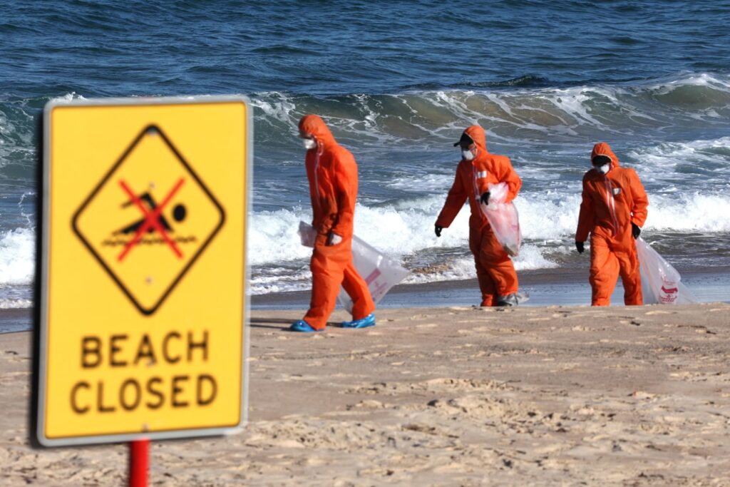 Sydney Beaches Closure Due to Unidentified Debris: Manly and More Shut Down 2025